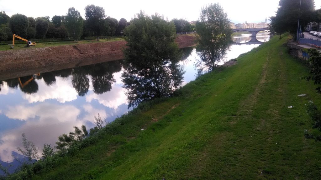 Il tratto d'Arrno al Pignone, tra il Ponte alla Vittoria e il ponte della Tranvia, dove si trovava il porto probabilmente già utilizzato in epoca romana