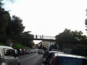 Parco della Montagnola, la passerella pedonale, foto d'archivio IsolottoLegnaia.it