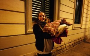 Sara Innocenti, la giovanissima ed energica fondatrice del gruppo 'Aiutiamo i senzatetto a Firenze'