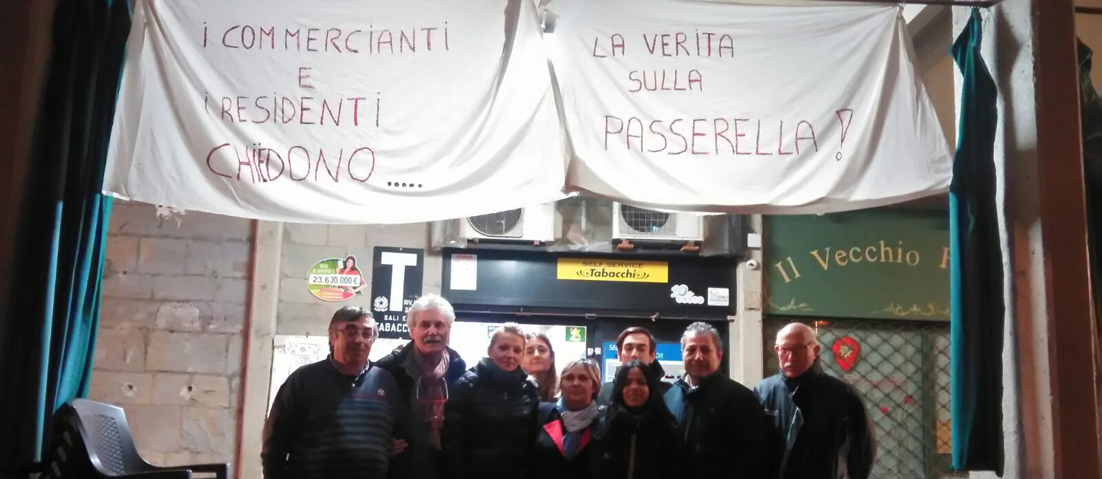 protesta commercianti piazza isolotto passerella isolotto