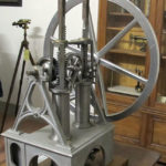 Il motore a scoppio di Matteucci Barsanti, oggi conservato al museo Galileo di Firenze, Wikipedia