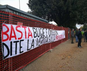 protesta casa pound firenze passerella isolotto (3)