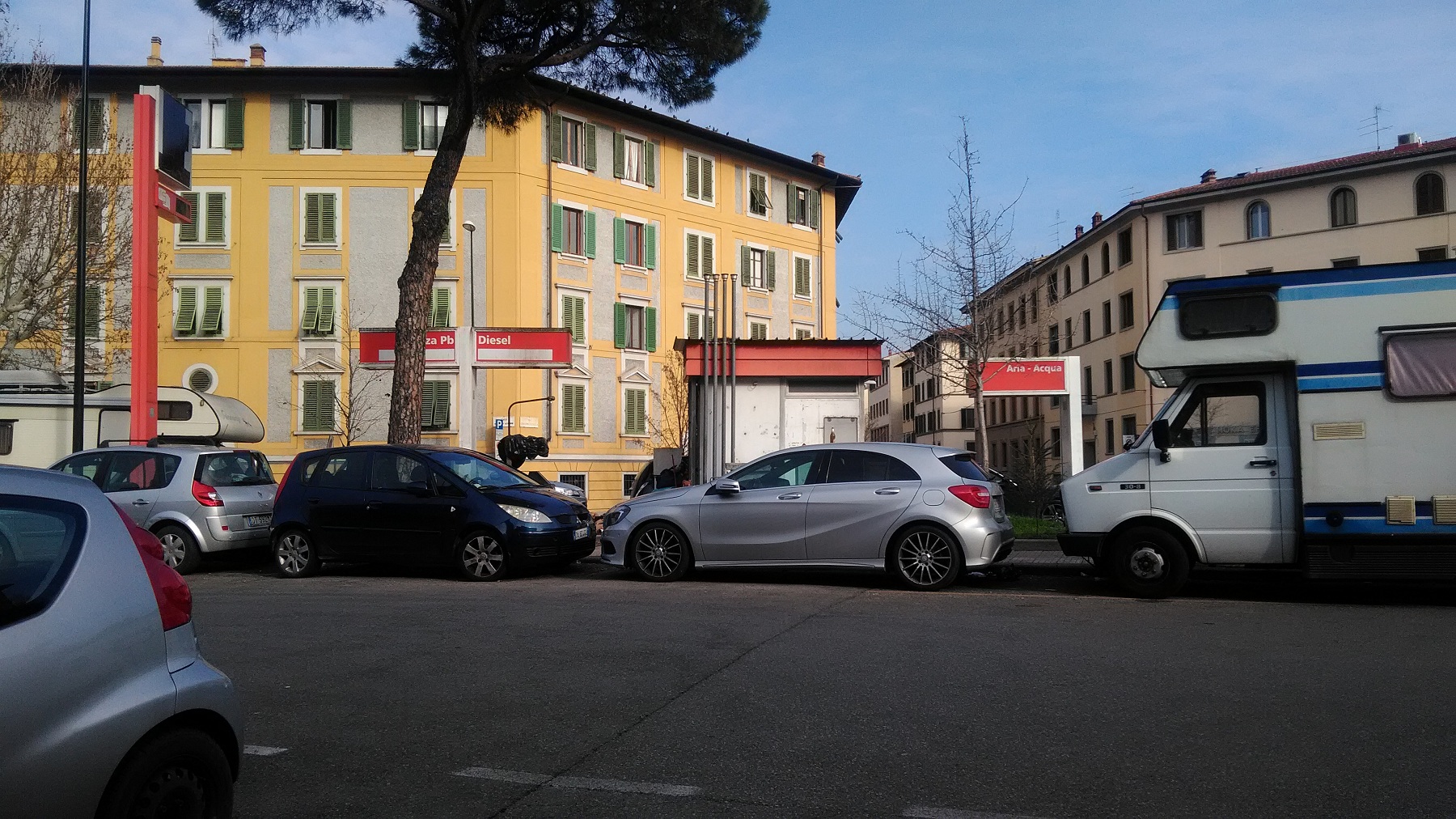 distributore viale aleardi