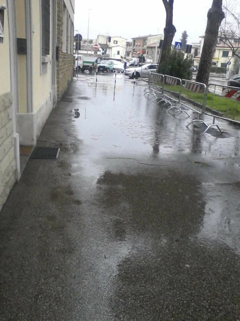 protesta parcheggi via lunga (3)