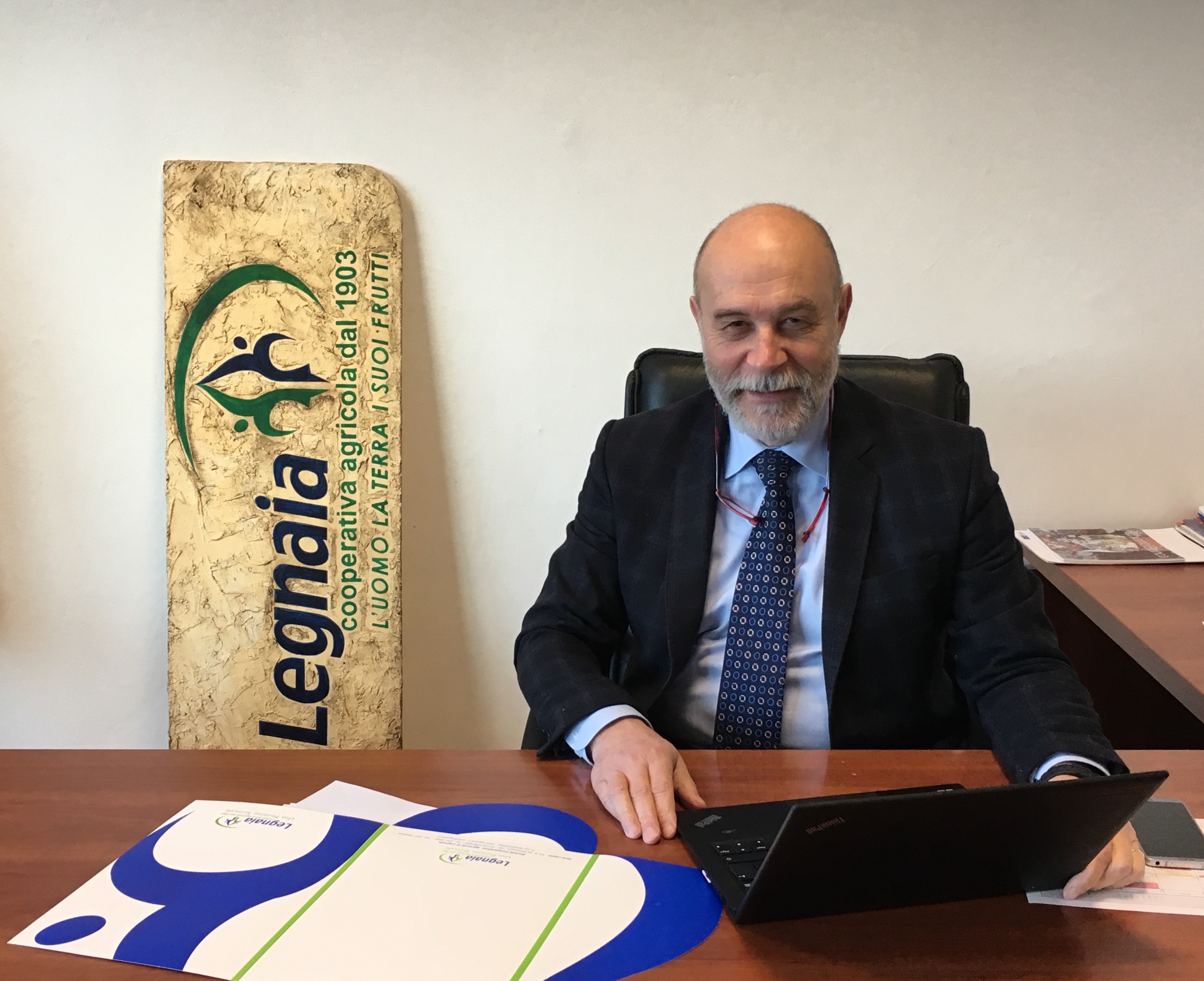Carlo Odoardo Pinferi direttore generale della Cooperativa di Legnaia, si appella ai soci e lettoriin favore della nuova pista dell'aeroporto di Peretola