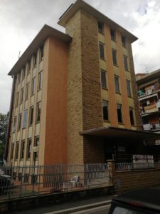 L'edificio che ospiterà l'evento è il palazzo della G&B Partners, l'azienda che promuove l'evento, in via Pontassieve a Firenze