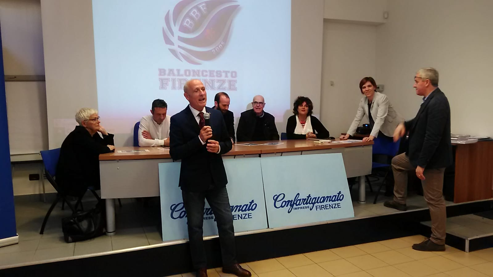 conferenza presentazione event card e convegno baloncesto basket firenbze (1)