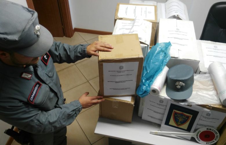 buste di plastica sequestrate carabinieri forestali (2)