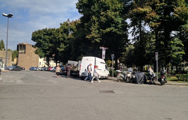 Piazza tasso, una delle principali piazze di Oltrarno