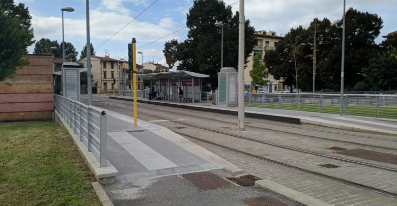 piazza paolo uccello fermata tranvia (1)