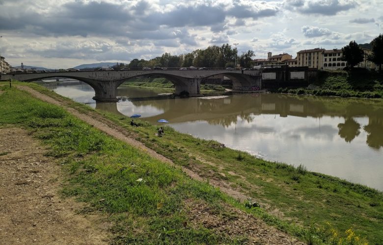 Il Ponte alla Vittoria come appare oggi visto dal Lungarno