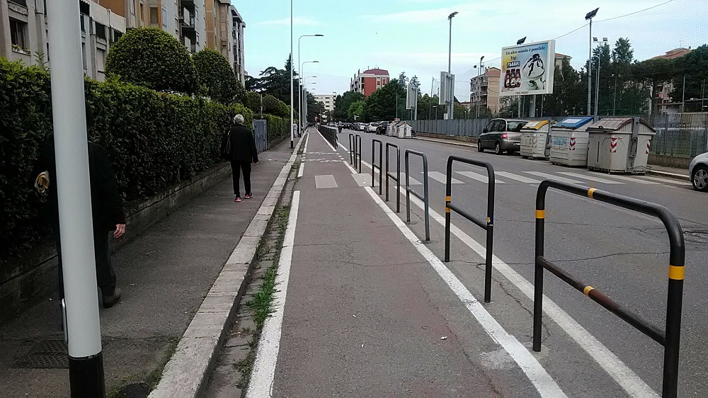 La pista ciclabile già esistente in via Modigliani