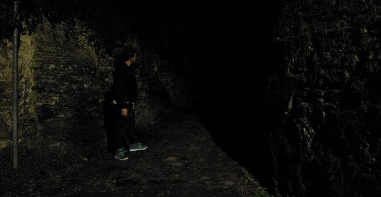 La discesa a pietre di via di san Vito è completamente priva di illuminazione pubblica, di notte si fa pericolosa e difficile, con un alto rischio di inciampo