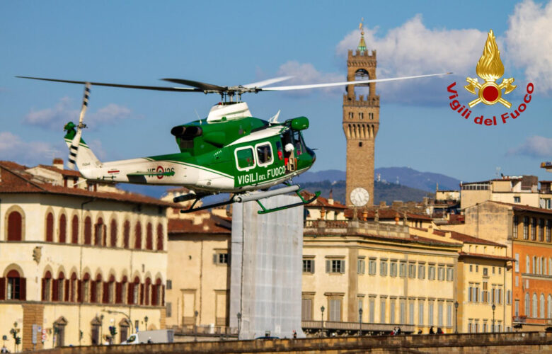 Uomo in Arno ponte vespucci Firenze Vigili del Fuoco (3)