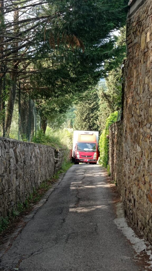 camion incastrato via della pescaia marignolle (5)