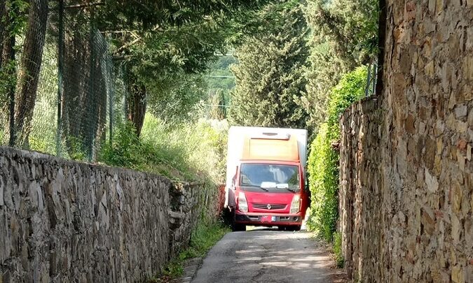 camion incastrato via della pescaia marignolle (5)