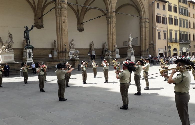 fanfara esercito piazza signoria (1)