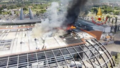 Incendio Centro commerciale di ponte a greve, riprese aeree dei Vigili del fuoco