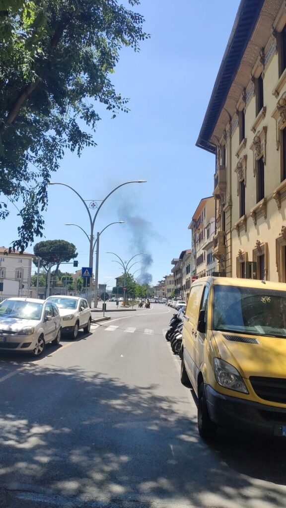 Colonna di Fumo visibile da porta a Prato