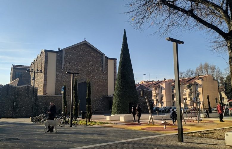 albero di Natale piazza dell'Isolotto 2021 (1)