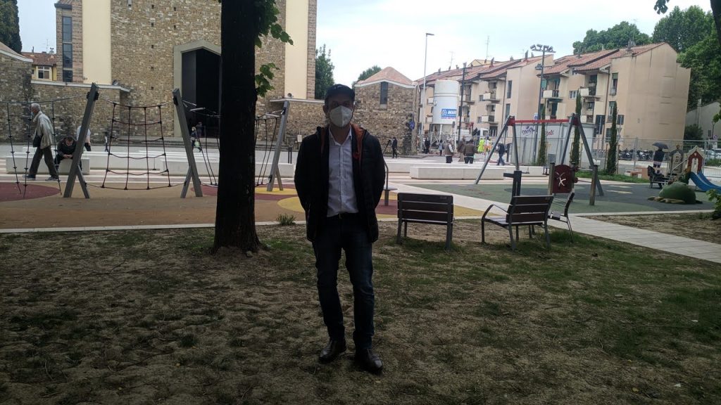 Il presidente Dormentoni all'area giochi di piazza dell'Isolotto, foto d'archivio