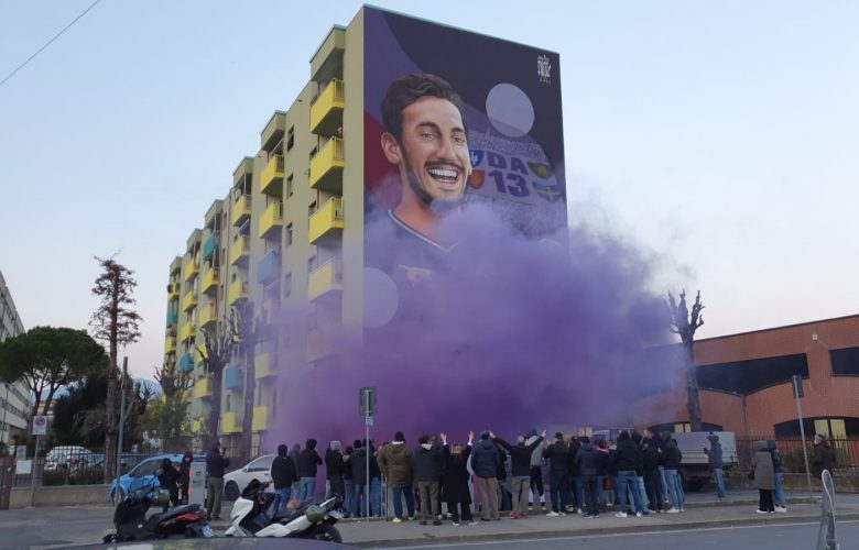 Il commovente omaggio dei tifosi all'indimenticato Davide Astori