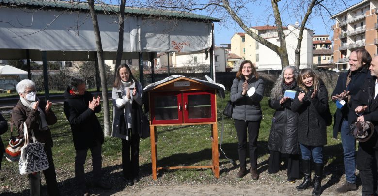 inaugurazione casetta scambio libri