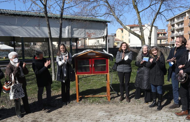 inaugurazione casetta scambio libri