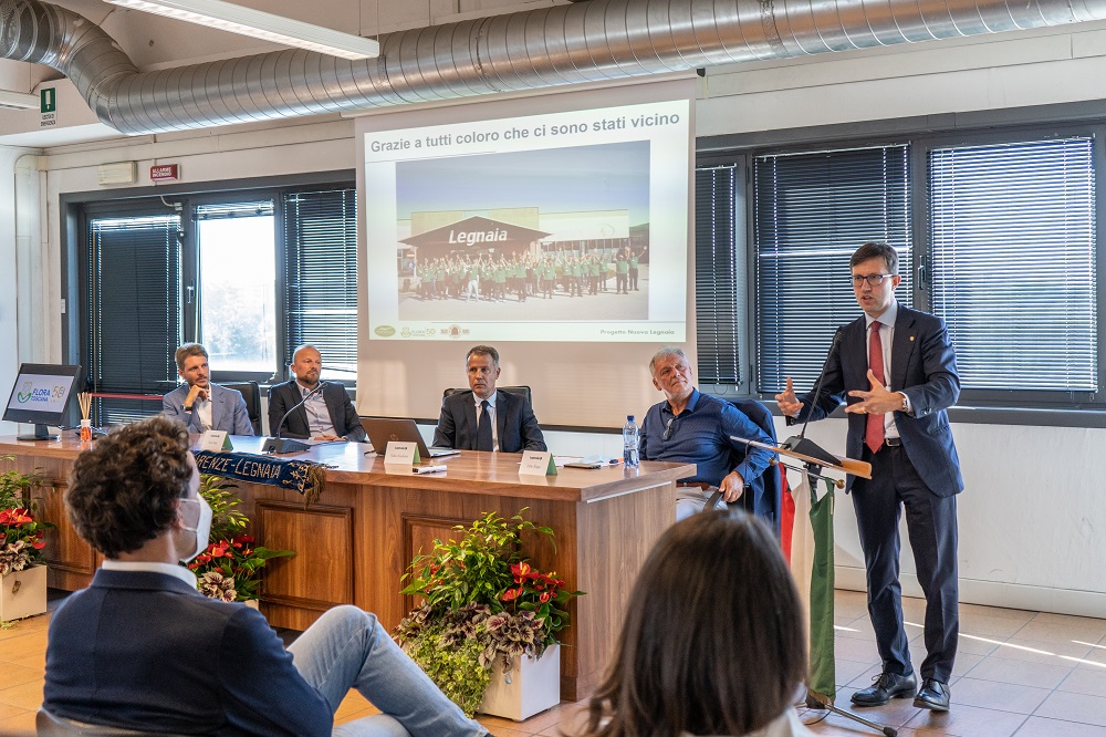 Un intervento del sindaco Dario Nardella alla conferenza di presentazione del progetto di rinnovamento del centro agricommerciale di via Baccio da Montelupo