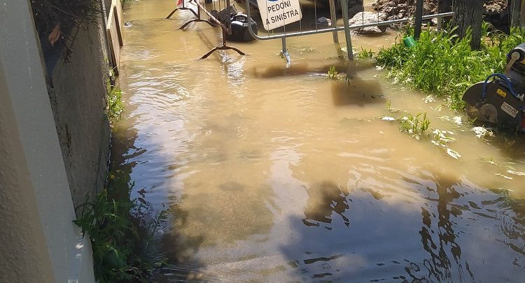 tubo rotto via di soffiano via di san Vito senz'acqua 2022