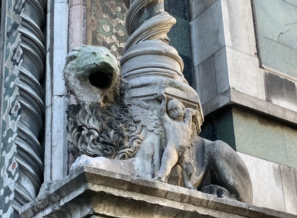 Jacopo di Piero Guidi, Leone stiloforo, 1380 ca., Porta dei Cornacchini, Cattedrale di Santa Maria del Fiore.