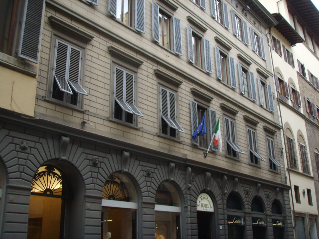 Palazzo Altoviti-Sangalletti (foto Wikipedia).