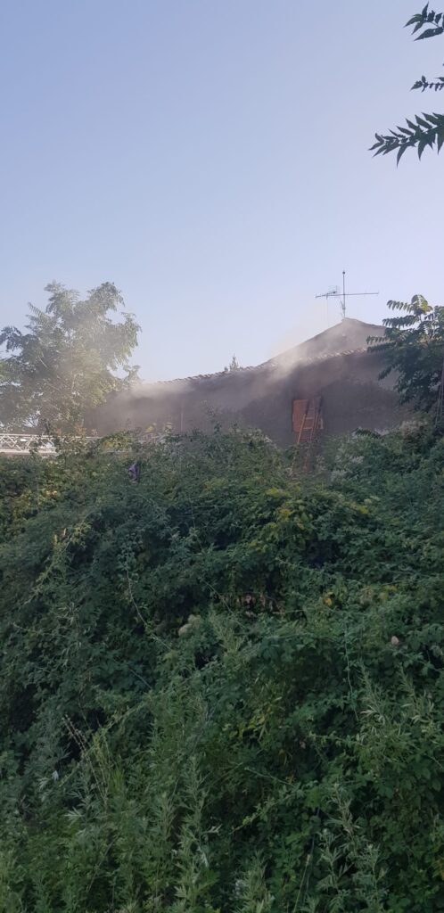 Fiamme e fumo ieri nel Viuzzo del Roncolino